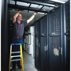 APC NetBotz-assemblage-Services voor NBRK0450/ NBRK0570/ NBWL0355/ NBWL0455 - Afbeelding 2