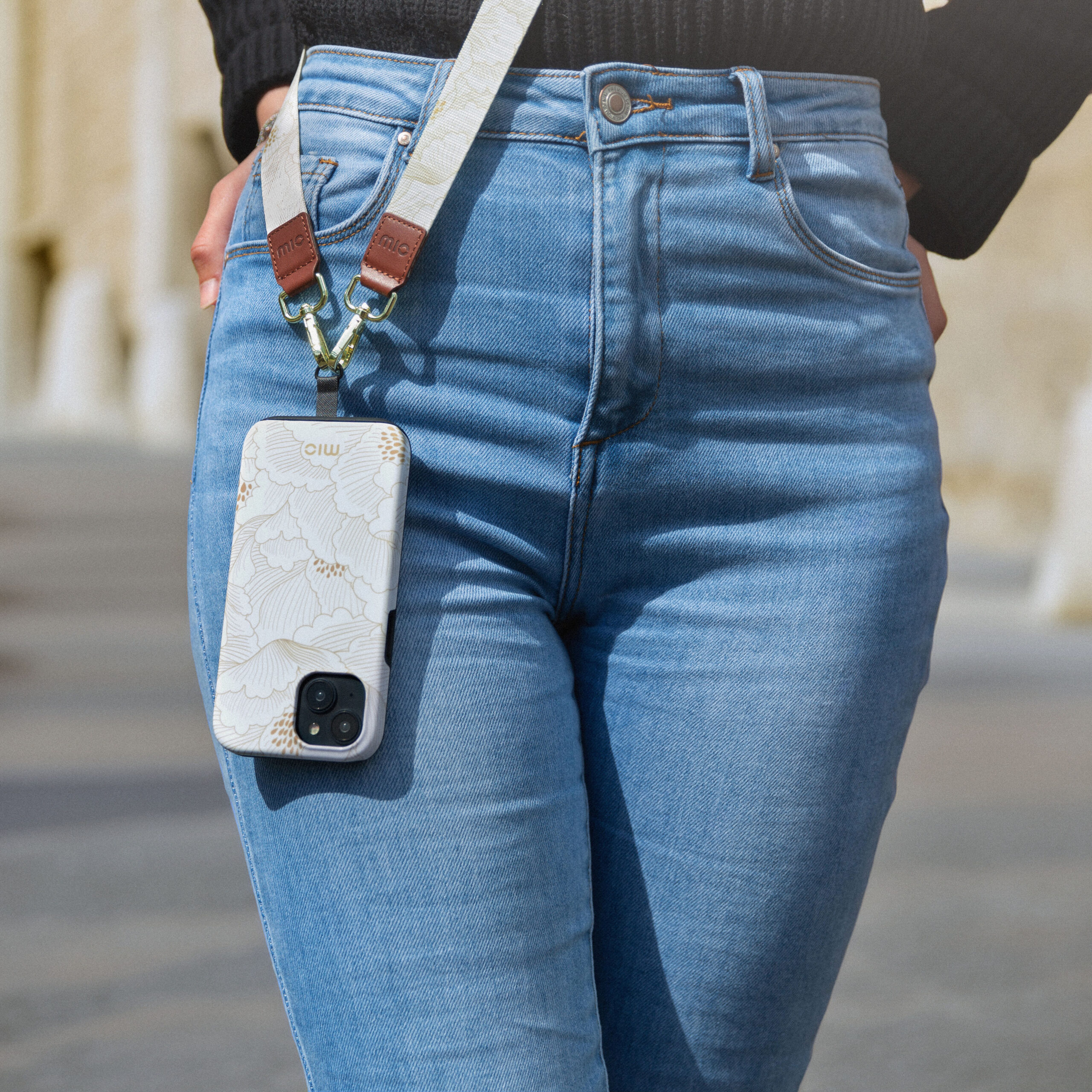 MIO White Roses Magsafe Compatible for Samsung S24+ 5G - Afbeelding 6