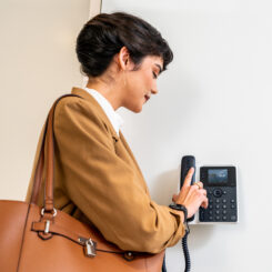 HP Poly Edge E100 IP-telefoon met PoE-ondersteuning - Afbeelding 5