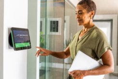 HP Poly TC10 zwarte wandbevestiging - Afbeelding 4