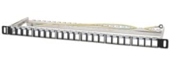 Intellinet 24-poorts afgeschermd leeg patchpanel, 0,5U, 19" keystone high-density ontwerp, uitneembare kabelmanagementbalk, geschikt voor Cat6/Cat6A modules, zwart - Afbeelding 2