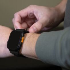 Mobilize Nylon Watch Band - Alpine - Black Connector - for Apple 42/44/45/49mm - Black - Afbeelding 6