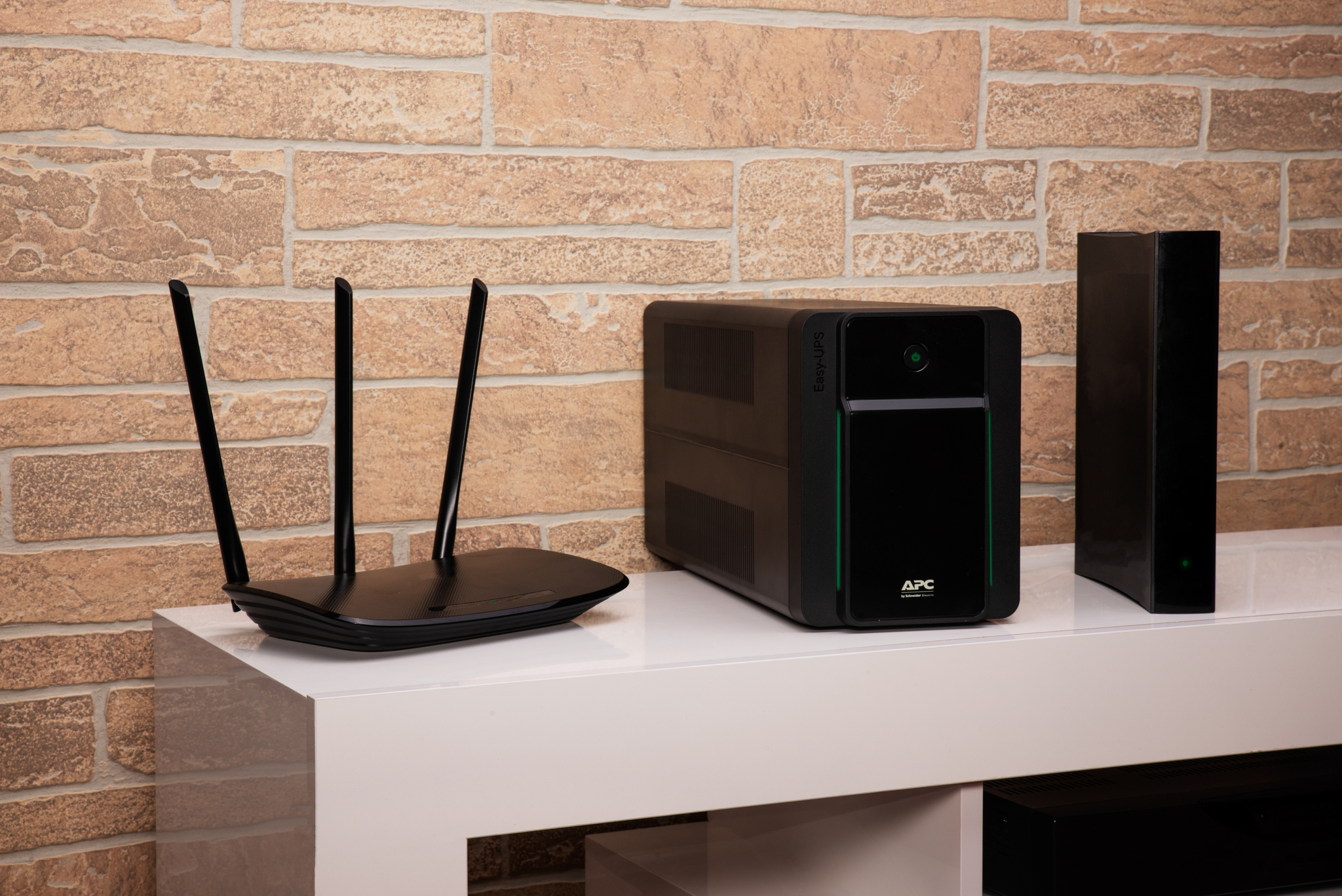 APC Back-UPS BVX2200LI-GR Noodstroomvoeding - 2200VA, 4x stopcontact - Afbeelding 6