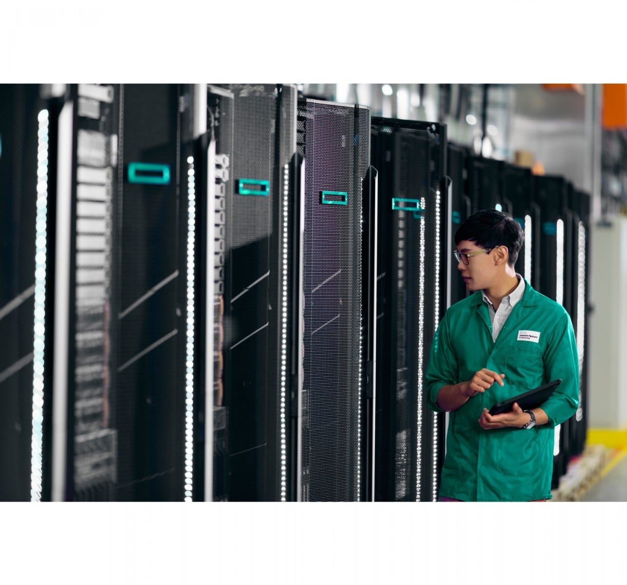 HEWLETT PACKARD ENTERPRISE ProLiant DL360 Gen11 OROC Tri-Mode Cable Kit