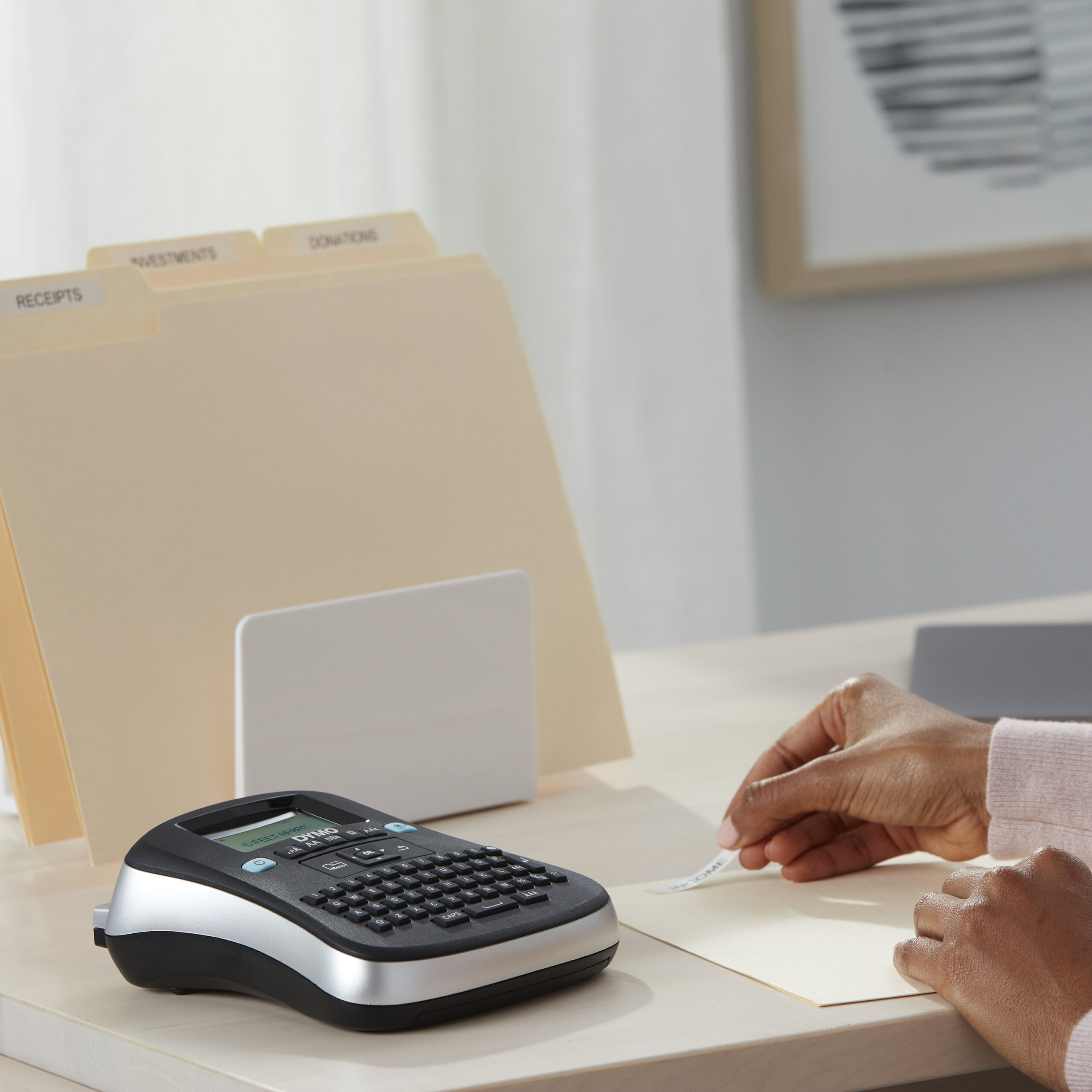 DYMO LabelManager desktop-labelmaker | 210D+ herlaadbare handheld labelmaker | QWERTY-toetsenbord | Gebruiksvriendelijke, Smart-One-Touch-toetsen en groot scherm | voor organisatie thuis en op kantoor - Afbeelding 5