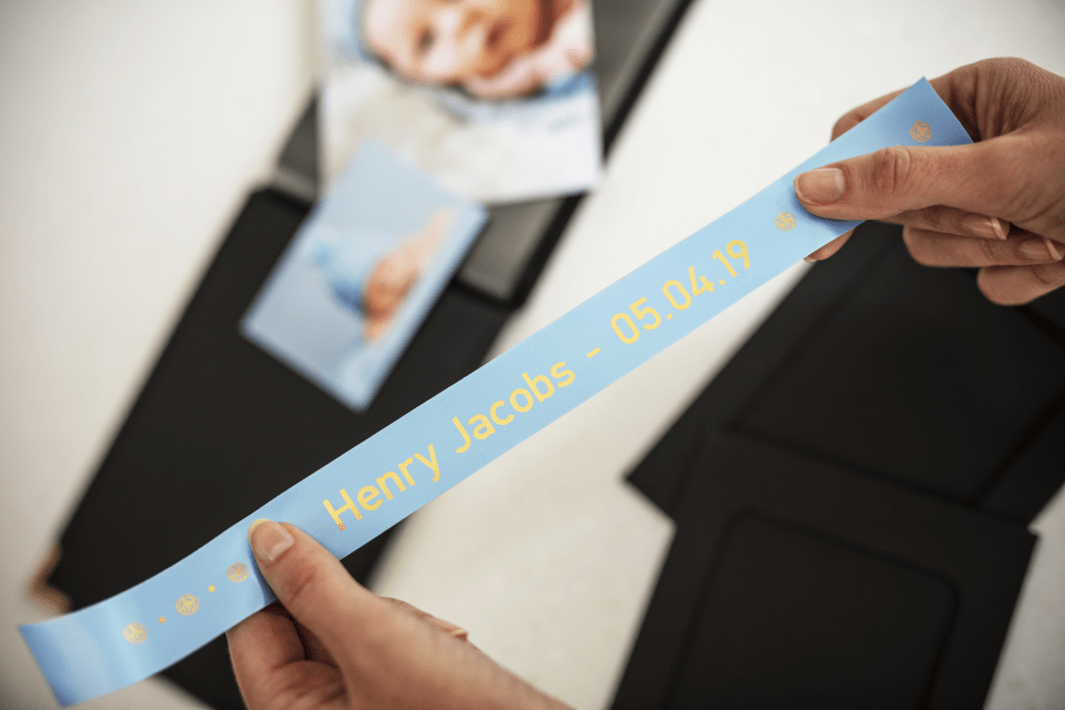 Brother TZE-RL54 labelprinter-tape Gold on blue - Afbeelding 3