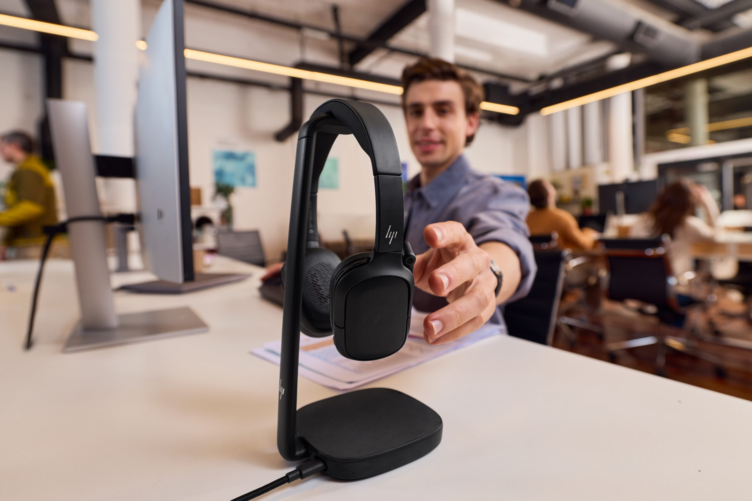 HP Poly Focus 625 Headset + Wireless Charge Stand - Afbeelding 4